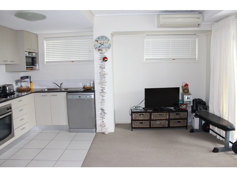 3/4 Grand Parade, Parrearra QLD 4575