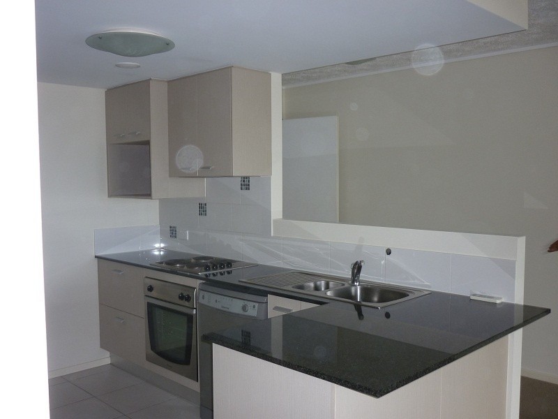 25/4 Grand Parade, Parrearra QLD 4575