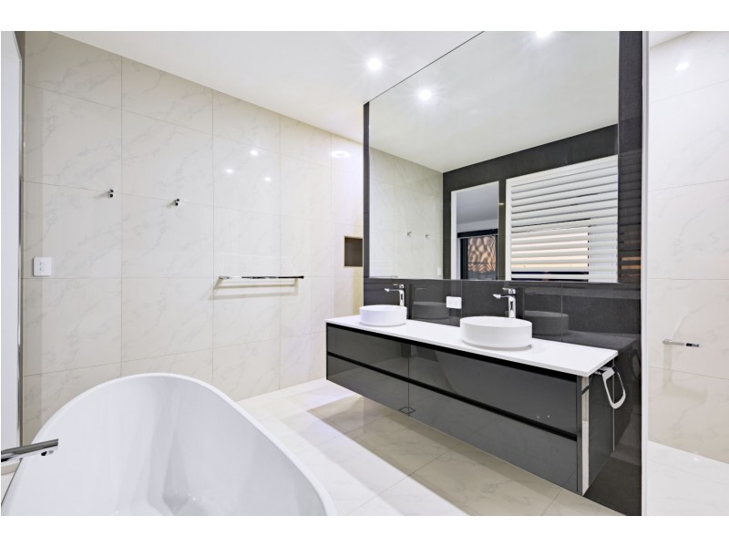 52 Reflection Crescent, Birtinya QLD 4575