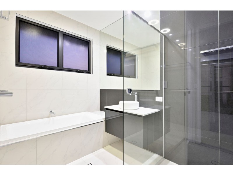 52 Reflection Crescent, Birtinya QLD 4575