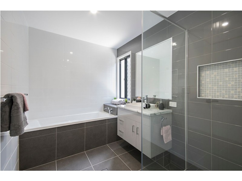 24 Reflection Crescent, Birtinya QLD 4575