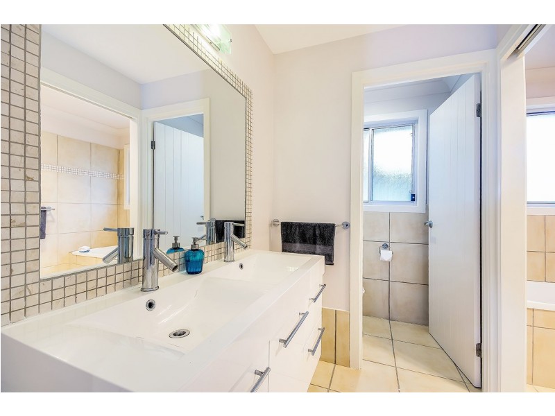 4 Exford Court, Cooroibah QLD 4565