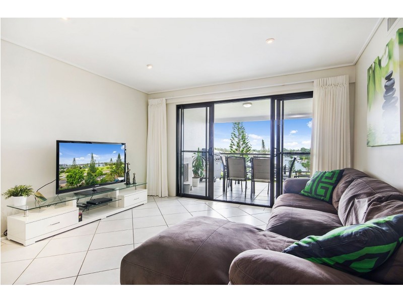 59/4 Grand Parade, Kawana Island QLD 4575