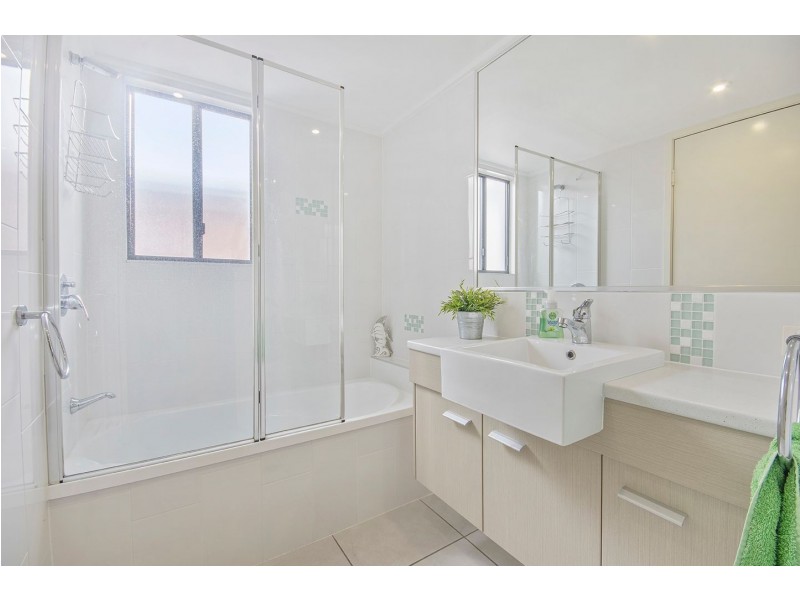 59/4 Grand Parade, Kawana Island QLD 4575