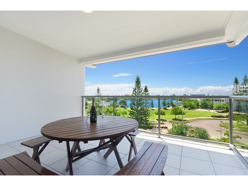 57/4 Grand Parade, Parrearra QLD 4575