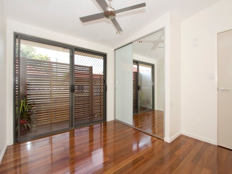 2/128 Sylvan Road, Toowong QLD 4066