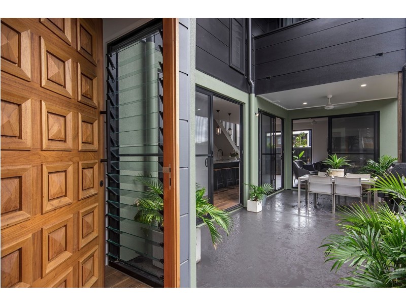 21 Round Bush Crescent, Maroochydore QLD 4558