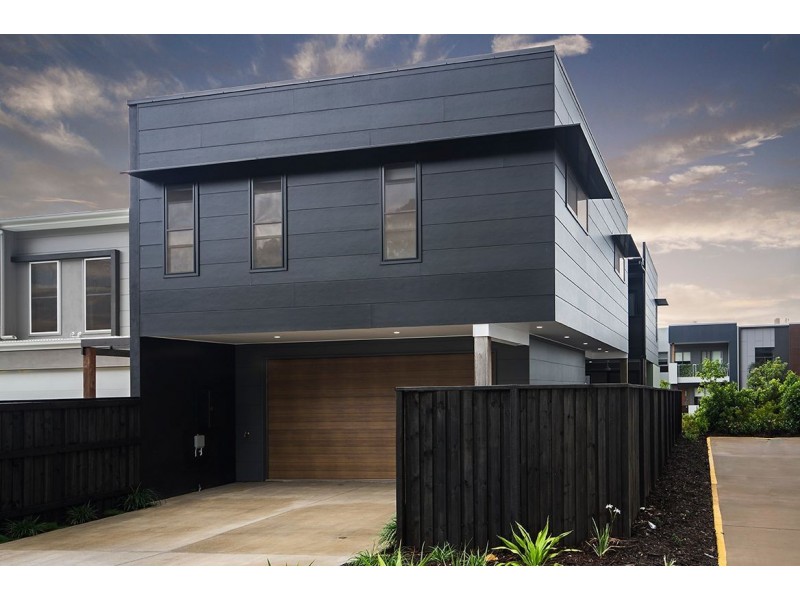 21 Round Bush Crescent, Maroochydore QLD 4558