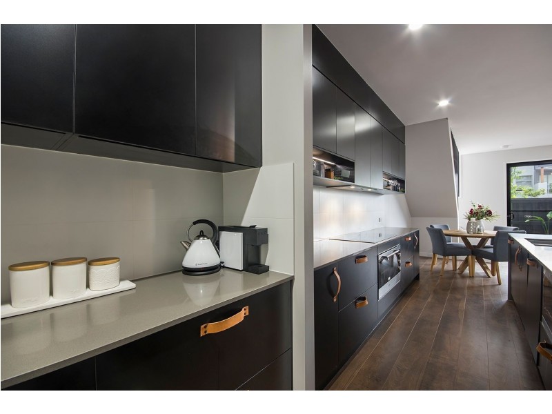 21 Round Bush Crescent, Maroochydore QLD 4558