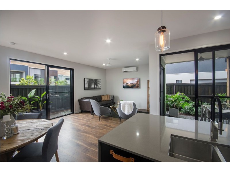 21 Round Bush Crescent, Maroochydore QLD 4558