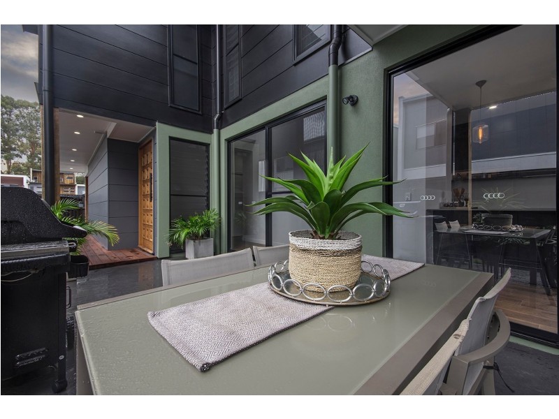 21 Round Bush Crescent, Maroochydore QLD 4558