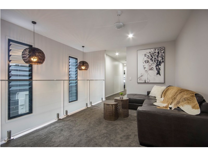 21 Round Bush Crescent, Maroochydore QLD 4558