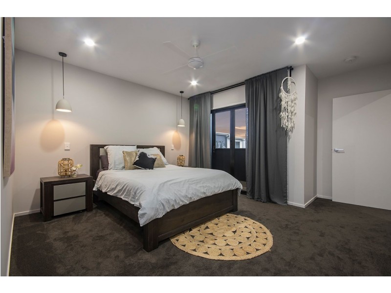 21 Round Bush Crescent, Maroochydore QLD 4558