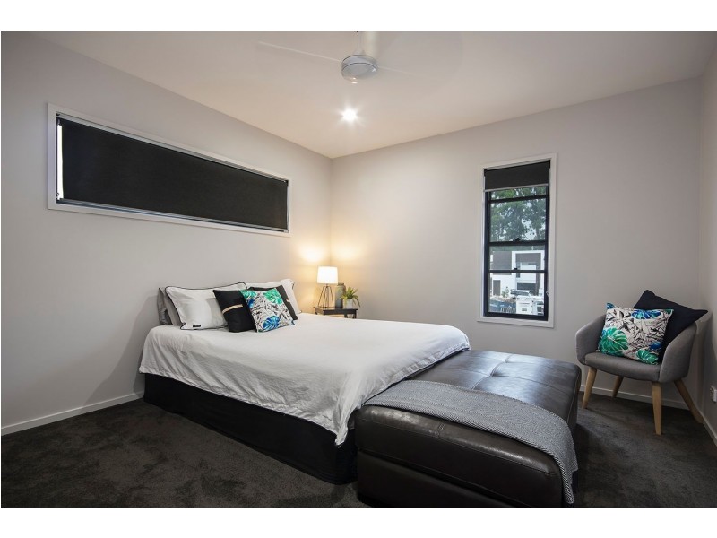 21 Round Bush Crescent, Maroochydore QLD 4558