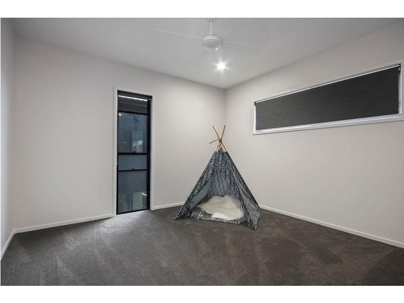 21 Round Bush Crescent, Maroochydore QLD 4558