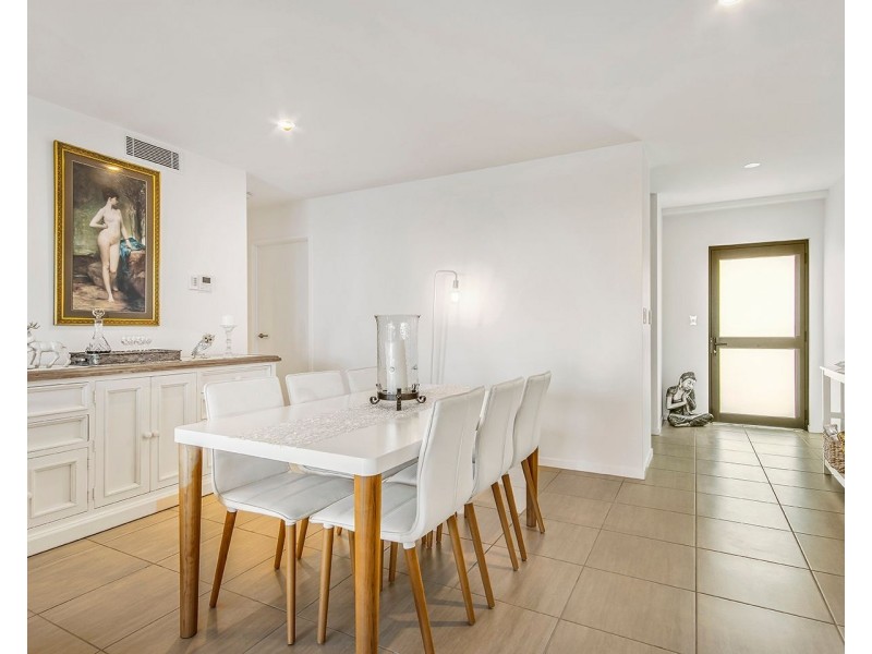 301/319 Bradman Avenue, Maroochydore QLD 4558