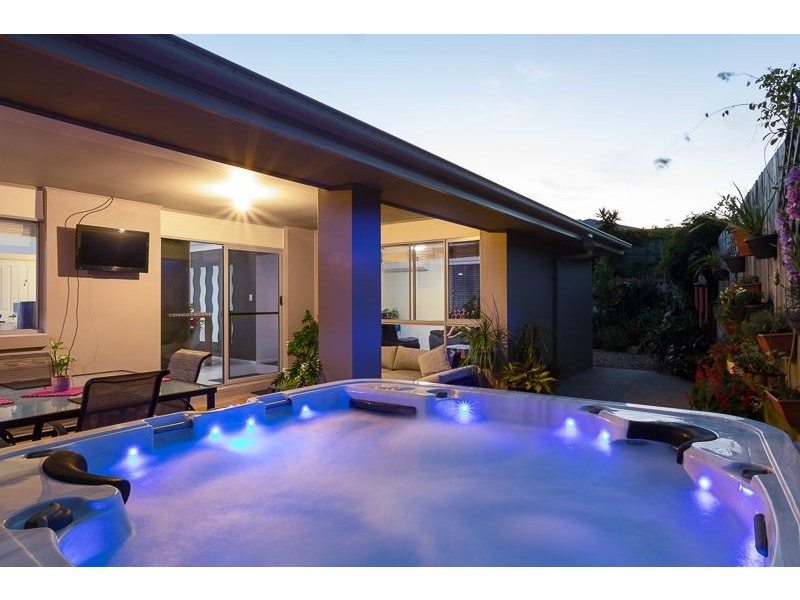 4 Forrest Street, Redland Bay QLD 4165
