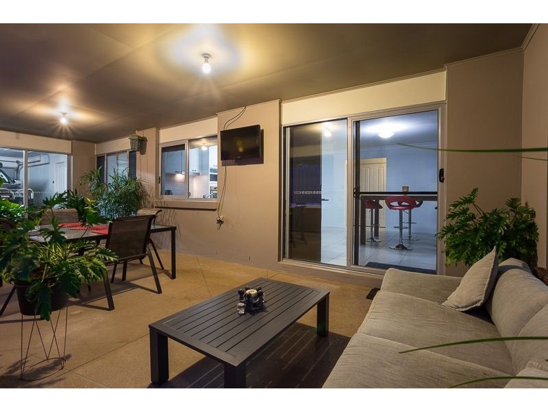4 Forrest Street, Redland Bay QLD 4165