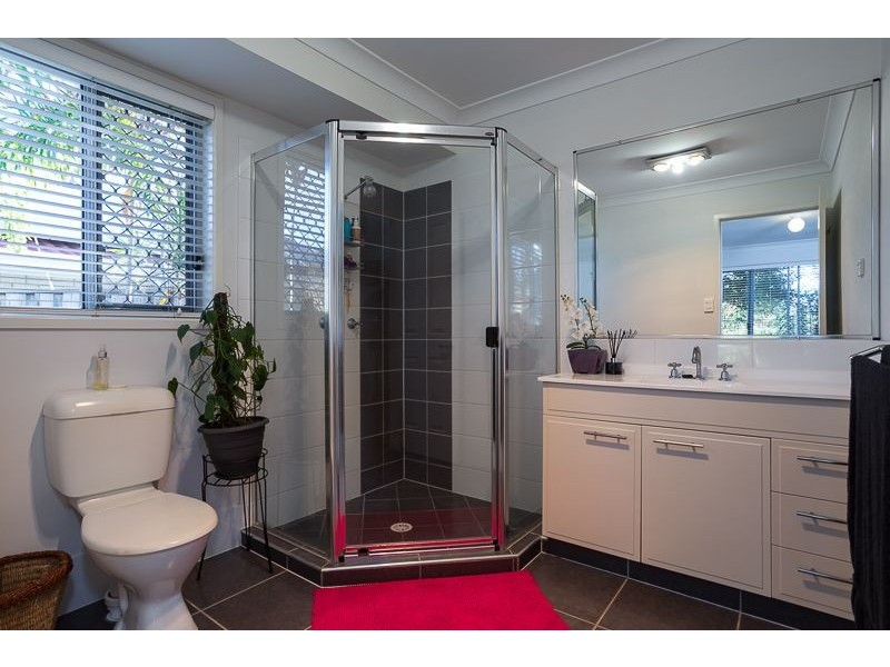 4 Forrest Street, Redland Bay QLD 4165