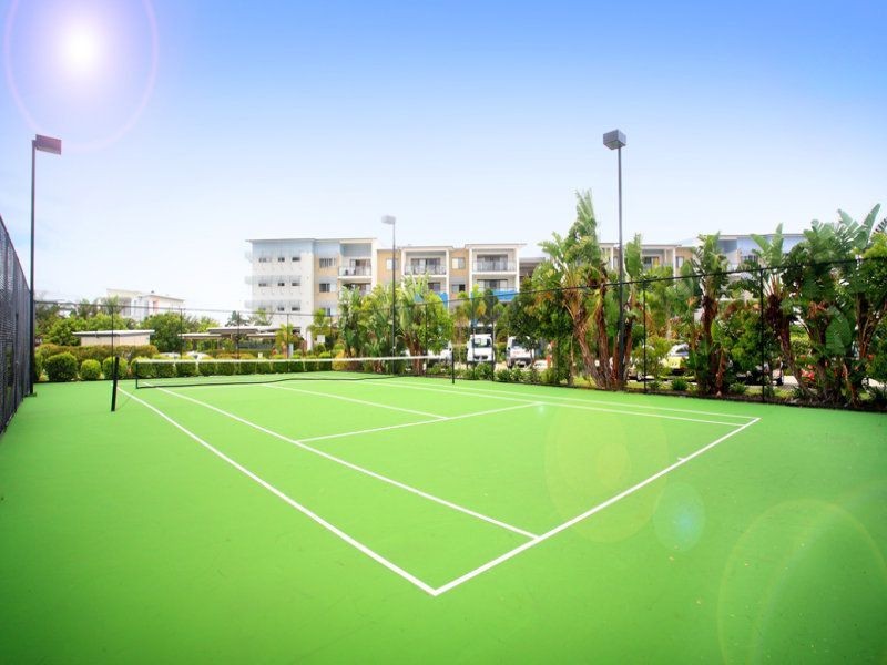 33/4 Grand Parade, Kawana Island QLD 4575