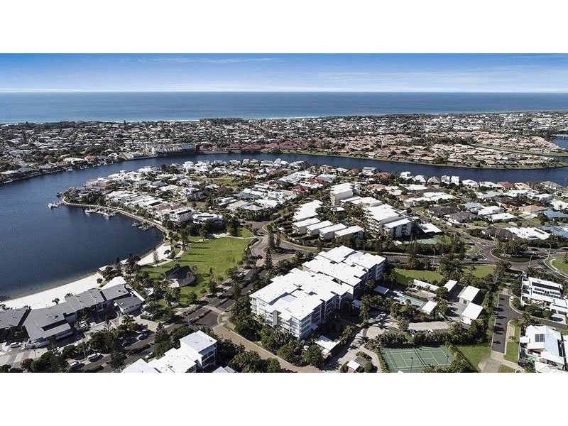 33/4 Grand Parade, Kawana Island QLD 4575