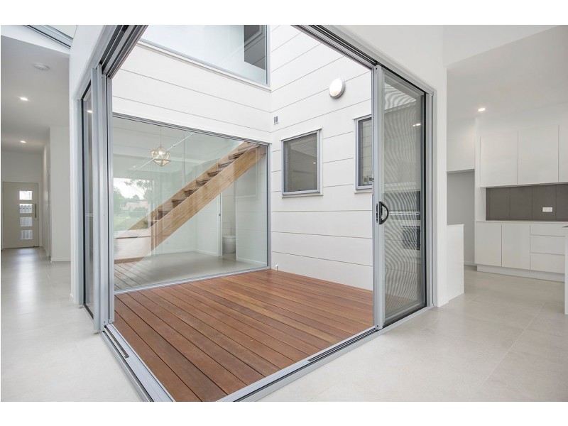 18 Osborne Circuit, Maroochydore QLD 4558