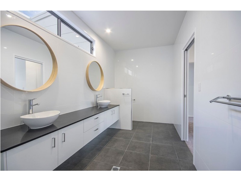 18 Osborne Circuit, Maroochydore QLD 4558