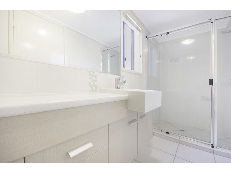 52/4 Grand Parade, Kawana Island QLD 4575