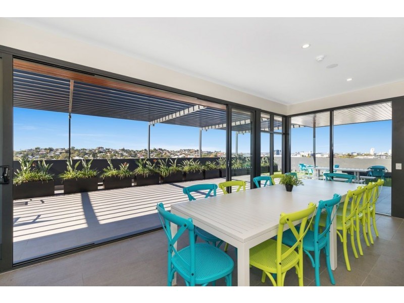 **UNDER APPLICATION** ID: 1560 Lutwyche Road, Lutwyche QLD 4030