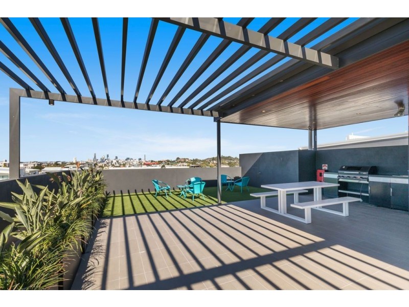 **UNDER APPLICATION** ID: 1560 Lutwyche Road, Lutwyche QLD 4030