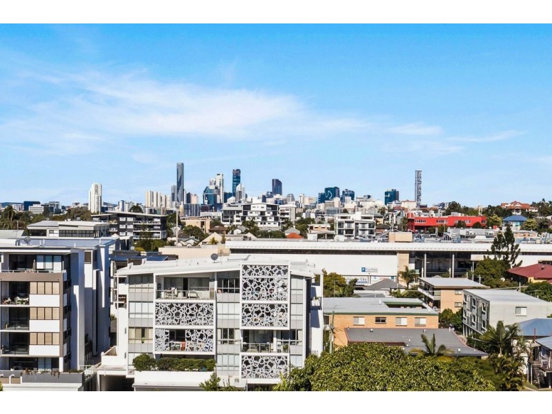 **UNDER APPLICATION** ID: 1560 Lutwyche Road, Lutwyche QLD 4030