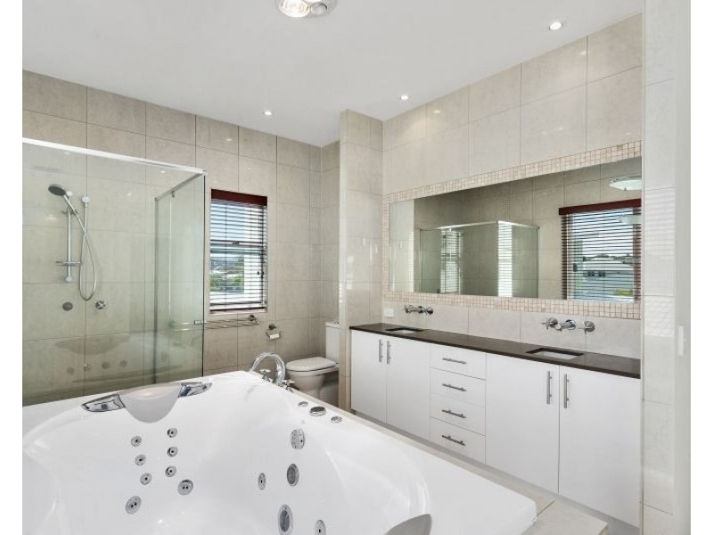 A/1 Komodo Court, Kawana Island QLD 4575