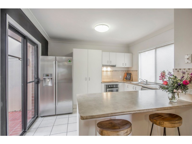 8/2 Springhill Drive, Sippy Downs QLD 4556
