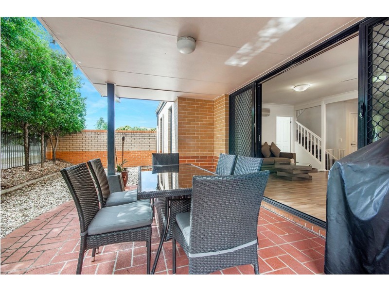 8/2 Springhill Drive, Sippy Downs QLD 4556