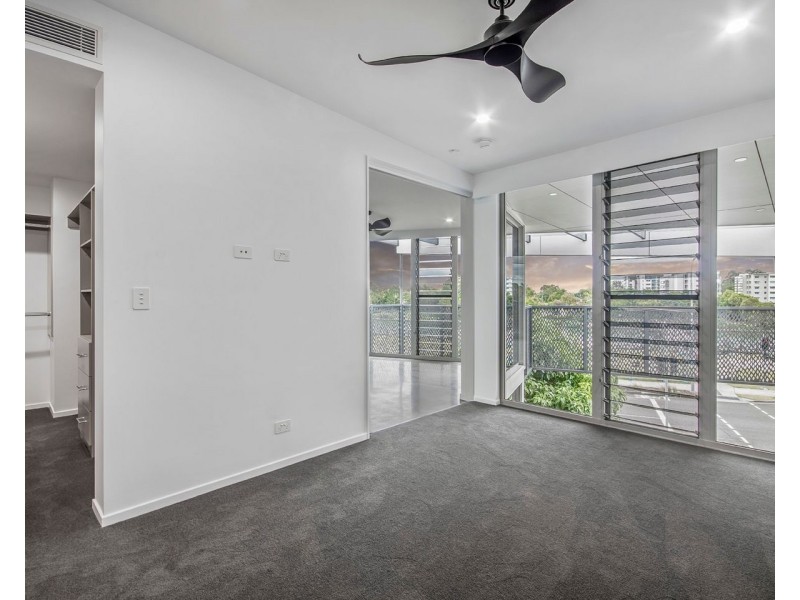 2/11 Sunrise Drive, Maroochydore QLD 4558