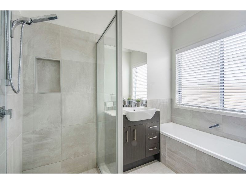 13 Foxtail Circuit, Mountain Creek QLD 4557