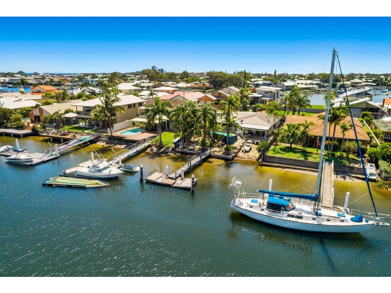 8 Coomaroo Crescent, Minyama QLD 4575