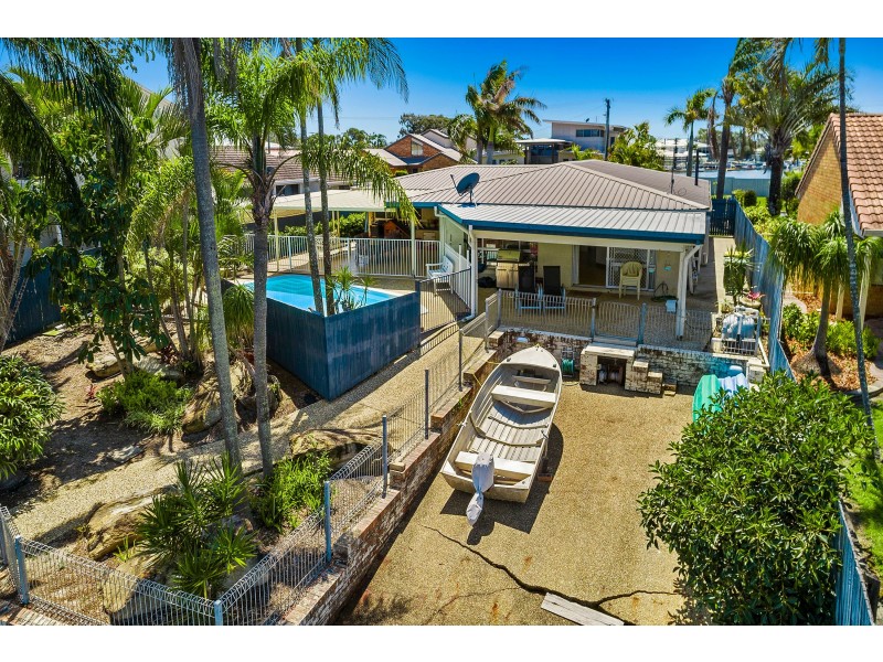 8 Coomaroo Crescent, Minyama QLD 4575