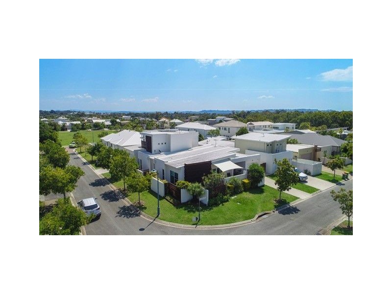 1 Komodo Crt, Kawana Island QLD 4575