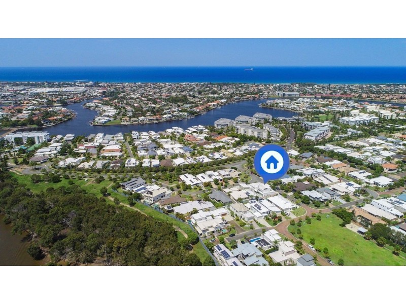 1 Komodo Crt, Kawana Island QLD 4575