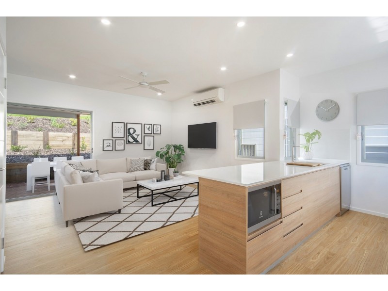 1/15 The Grove, Alexandra Headland QLD 4572