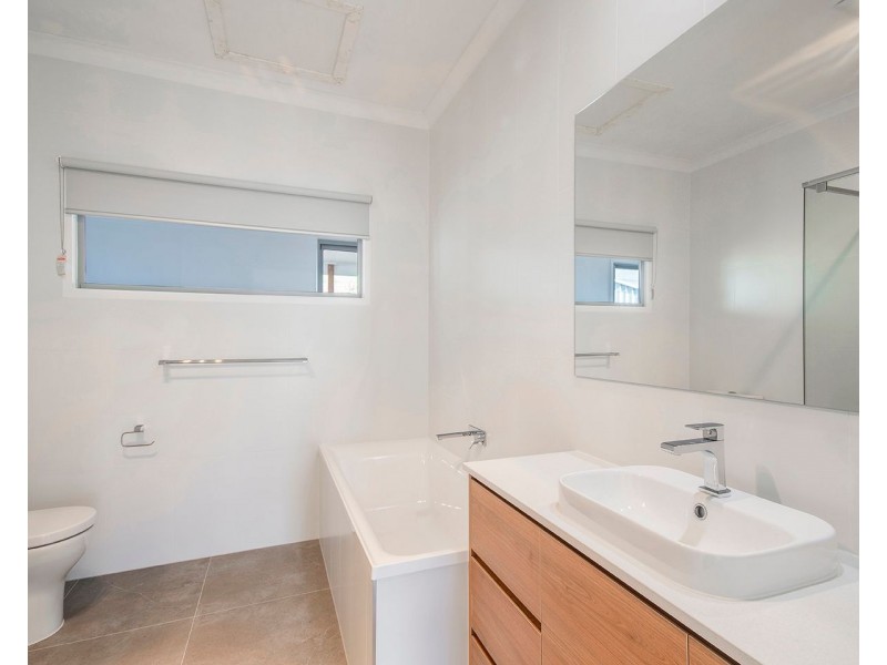 1/15 The Grove, Alexandra Headland QLD 4572