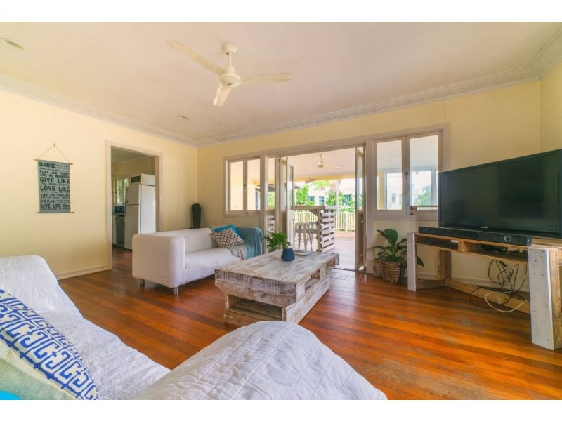 8 William Street, Alexandra Headland QLD 4572