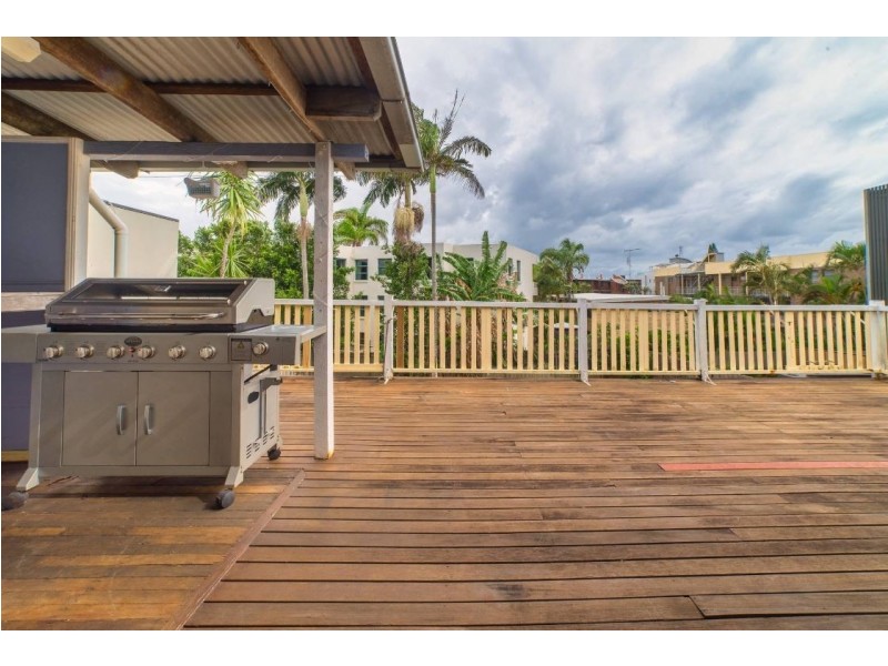 8 William Street, Alexandra Headland QLD 4572