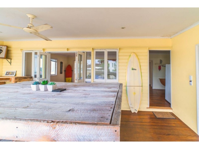 8 William Street, Alexandra Headland QLD 4572