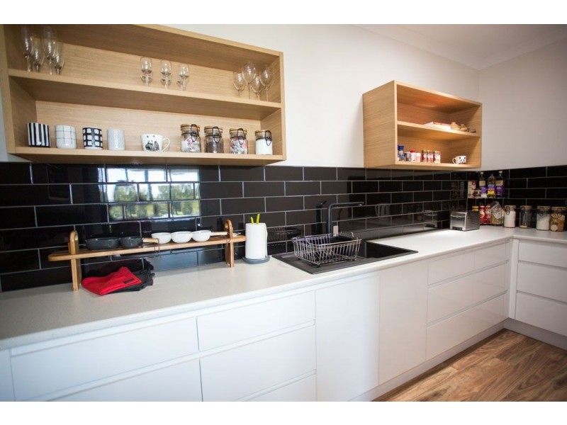 22 Hughes Place, Valdora QLD 4561