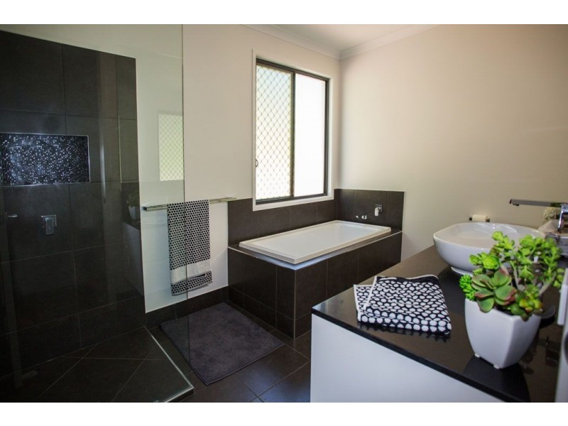 22 Hughes Place, Valdora QLD 4561