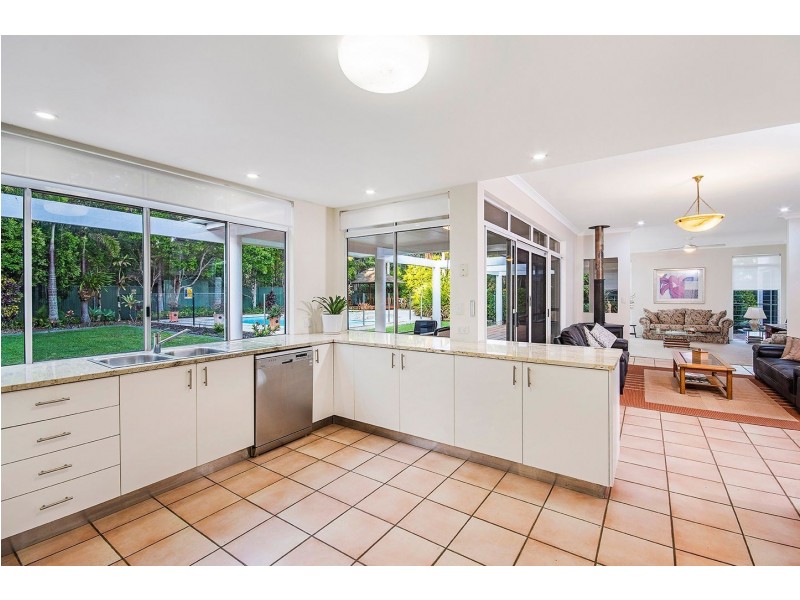 9 Upland Court, Tinbeerwah QLD 4563