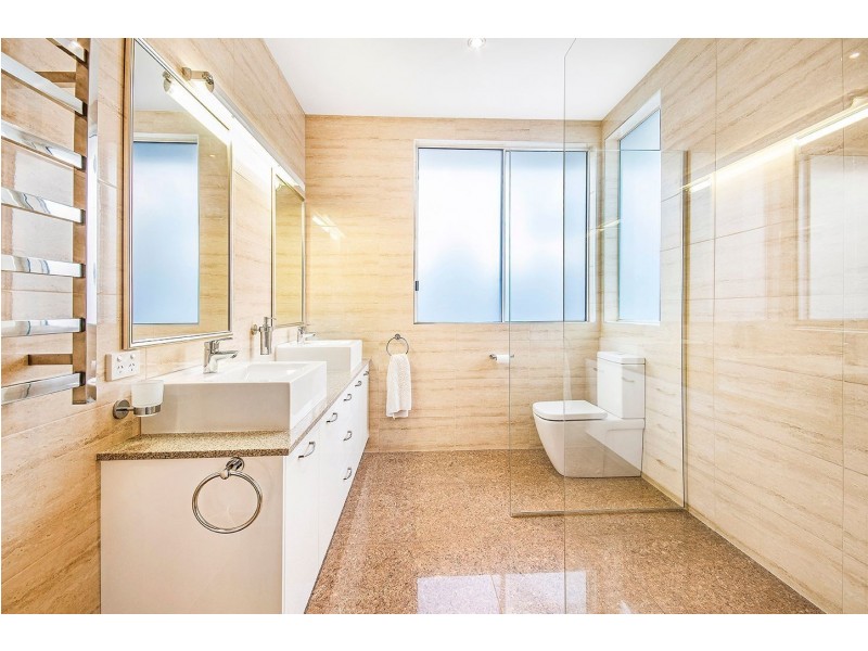 9 Upland Court, Tinbeerwah QLD 4563