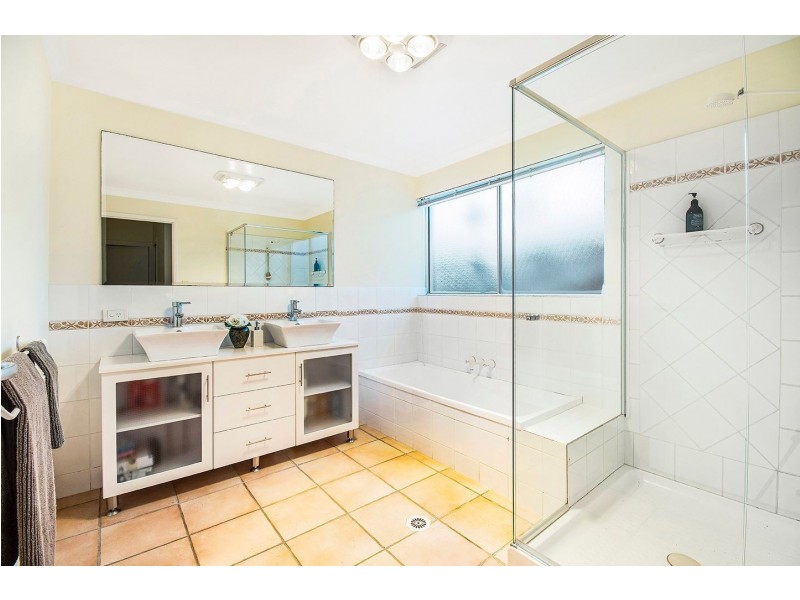 9 Upland Court, Tinbeerwah QLD 4563